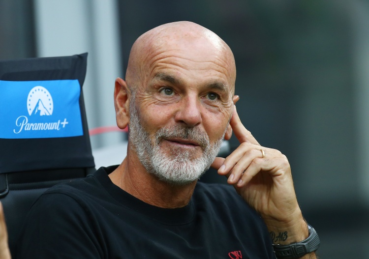 皮奧利率隊(duì)參加12場歐聯(lián)比賽，在米蘭隊(duì)史排名第二&僅次于安帥