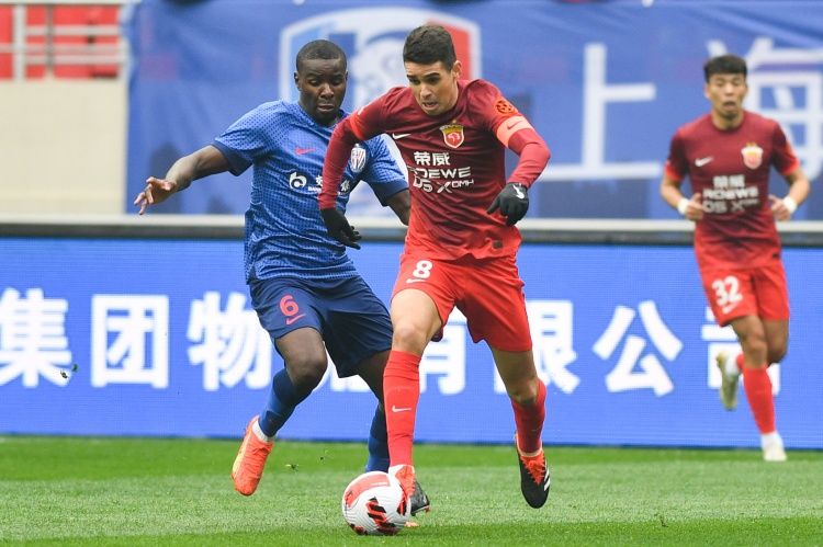 記者：主帥斗法斯盧茨基完勝 穆斯卡特有想法有追求但需交學(xué)費(fèi)