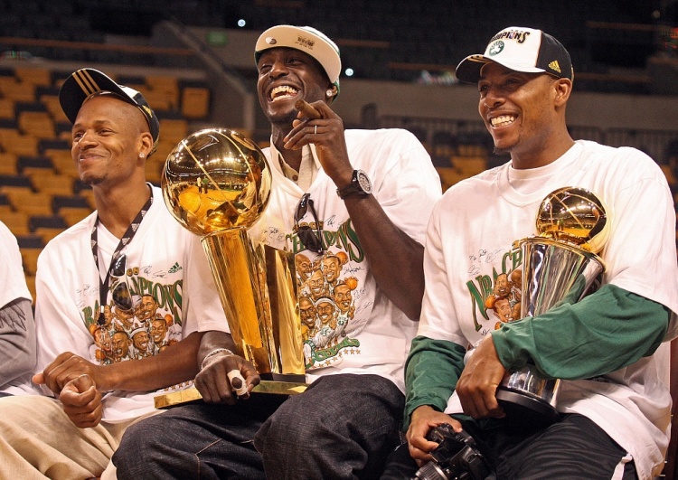 皮爾斯發(fā)問(wèn):綠軍三巨頭開(kāi)啟了超級(jí)球隊(duì)并影響了詹杜是嗎