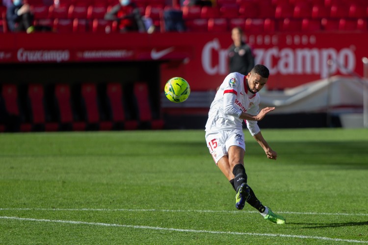 西媒：在和塞爾塔比賽時，塞維利亞隊將帥之間爆發(fā)沖突