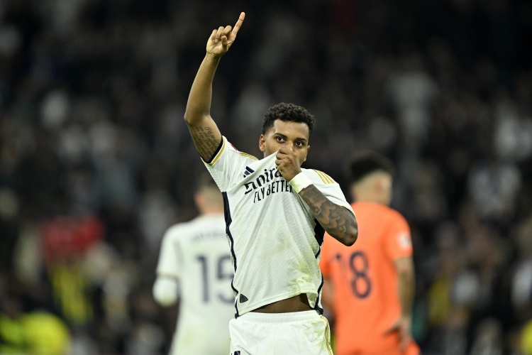 皇馬本賽季聯(lián)賽禁區(qū)外打進(jìn)8球，與拉斯帕爾馬斯并列西甲最多