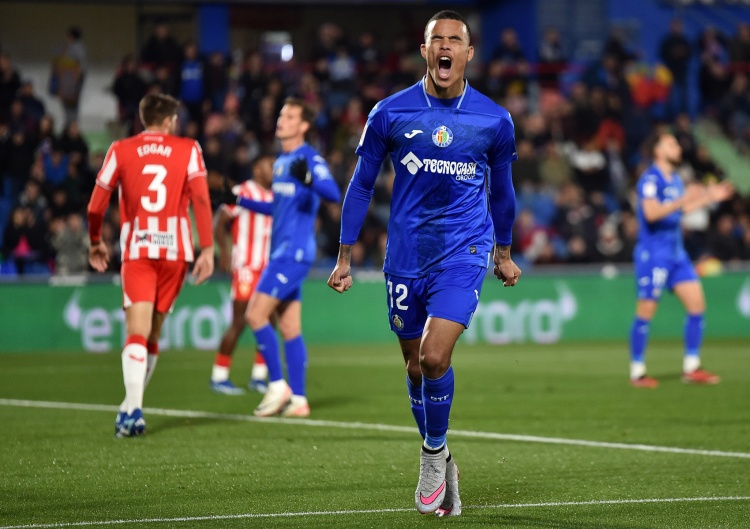 赫塔費(fèi)主帥談青木：我反對任何攻擊，未來取決于曼聯(lián)和他自己