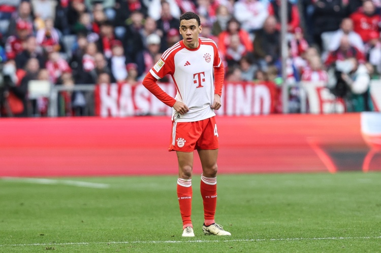 卡拉格稱贊穆西亞拉：愛看他踢球，足壇很少有人能像他這樣過人