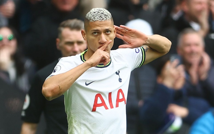 本場(chǎng)已傳射建功，理查利森近5次作客安菲爾德有4場(chǎng)破門