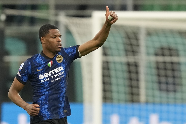 米體：鄧弗里斯若轉(zhuǎn)會想去曼聯(lián)，國米為他要價2500萬至3000萬歐