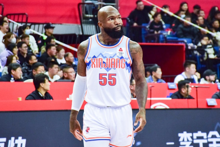 多米尼克-瓊斯：來到新疆隊我有很多期待 我們前進的道路還沒停止